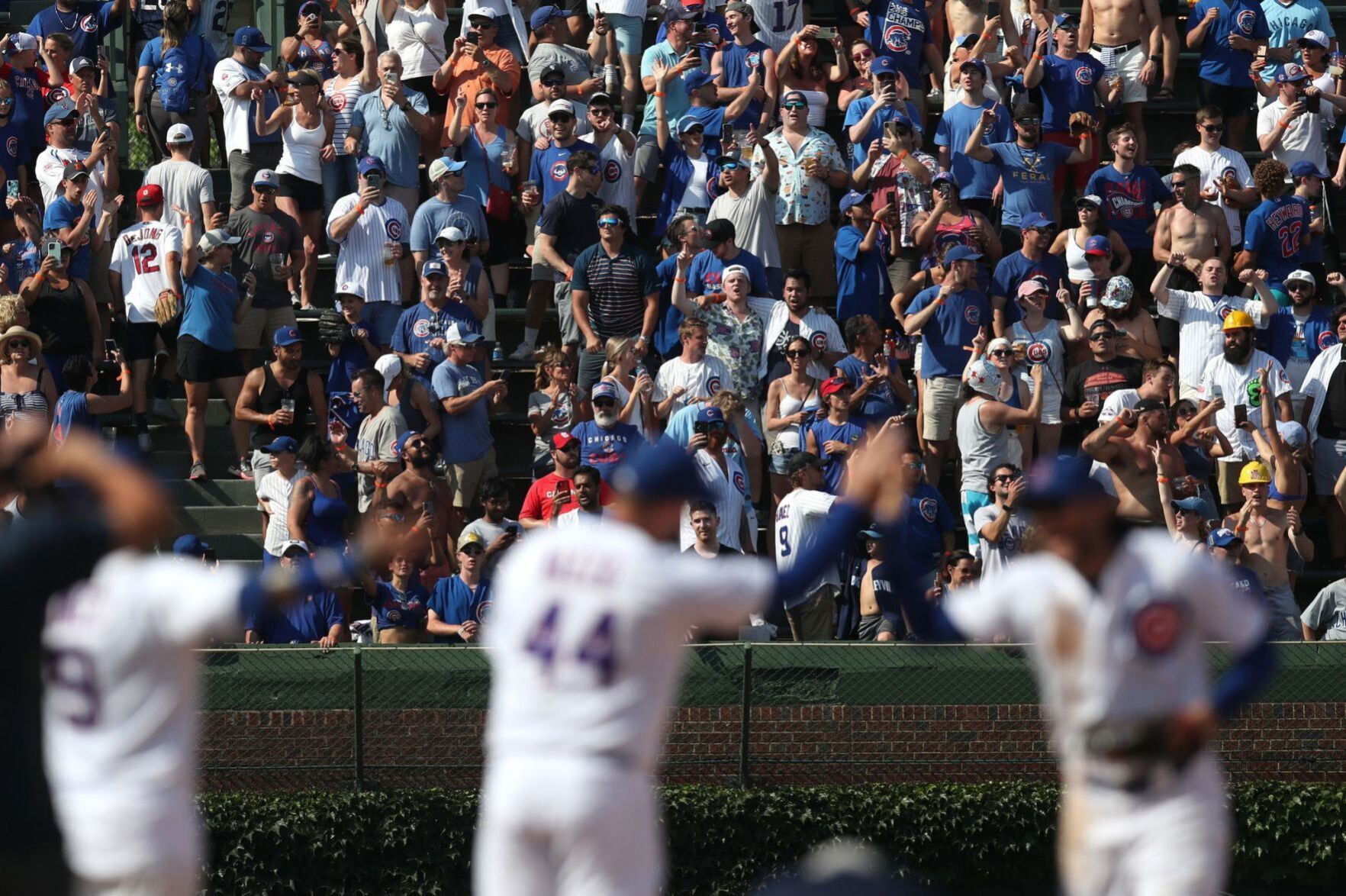 20210611-AMX-SPORTS-COLUMN-WITH-WRIGLEY-FIELD-AT-2-TB.jpg